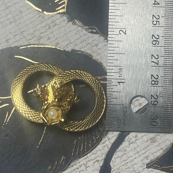 Vintage gold tone double circle flower bouquet faux pearl brooch pin D2 - Picture 7 of 8